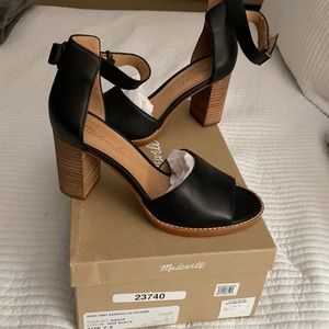 Madewell- High-heel sandals in black leather